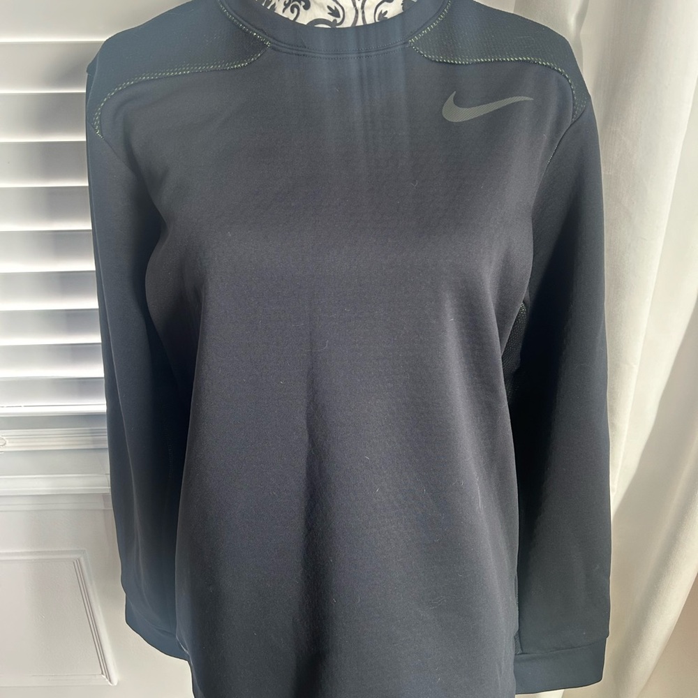 Men’s Small black Nike Therma-Fit crewneck. Worn less than 5 times.